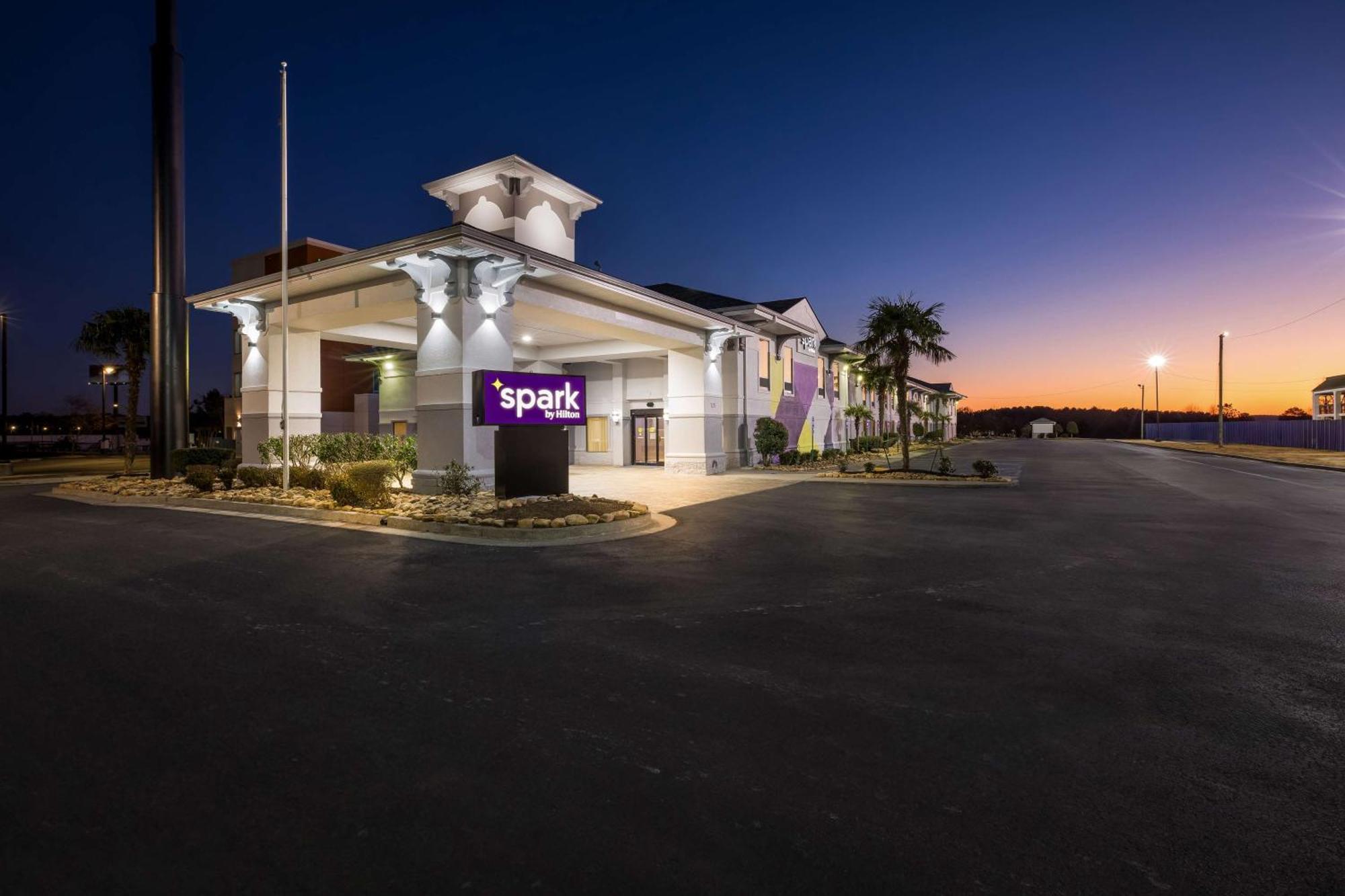 Spark By Hilton Calhoun Exterior photo