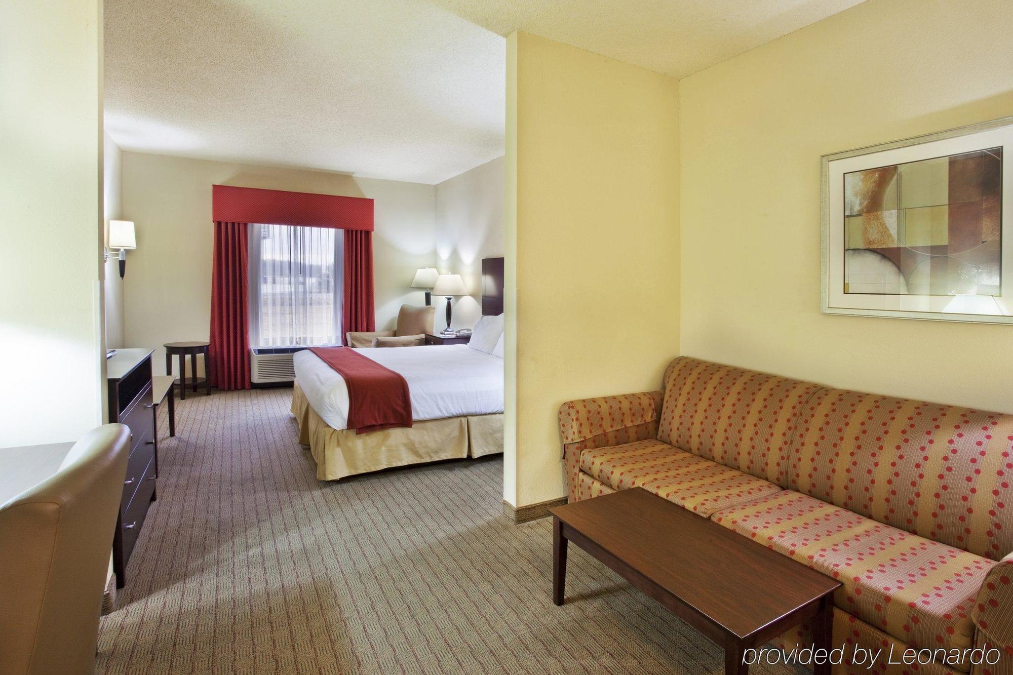 Spark By Hilton Calhoun Room photo